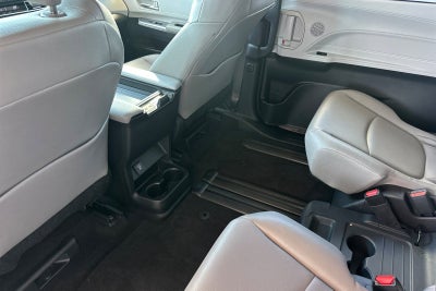 2025 Toyota Sienna XLE 8 Passenger