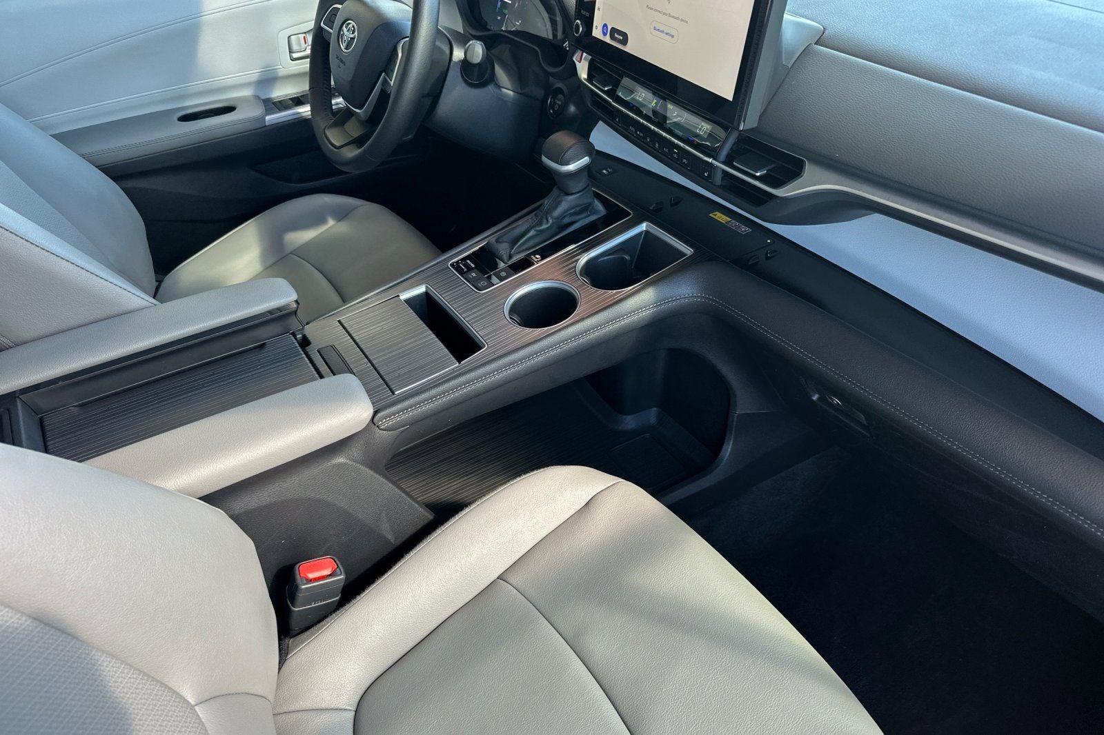 2025 Toyota Sienna XLE 8 Passenger