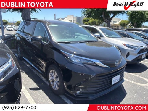 2025 Toyota Sienna XLE 8 Passenger
