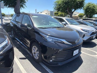 2025 Toyota Sienna XLE 8 Passenger