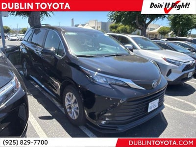 2025 Toyota Sienna XLE 8 Passenger