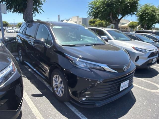 2025 Toyota Sienna XLE 8 Passenger
