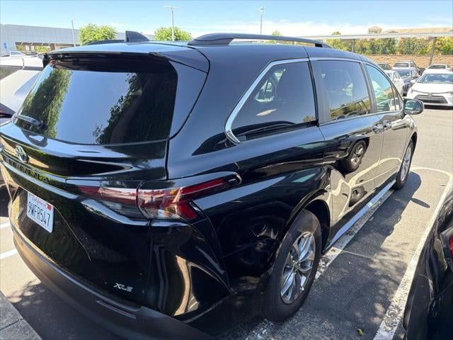 2025 Toyota Sienna XLE 8 Passenger