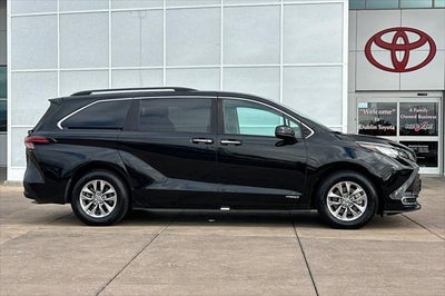 2021 Toyota Sienna XLE 7 Passenger