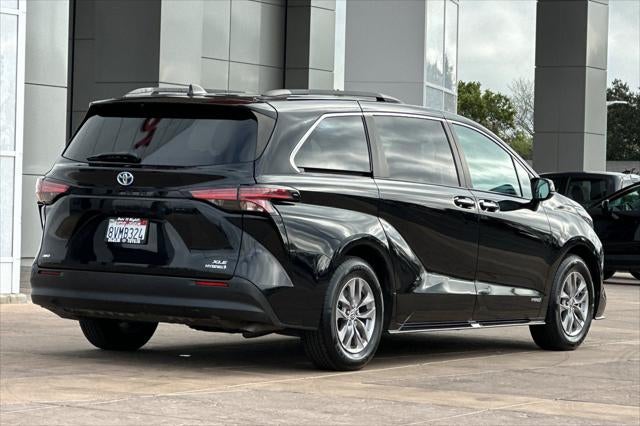 2021 Toyota Sienna XLE 7 Passenger