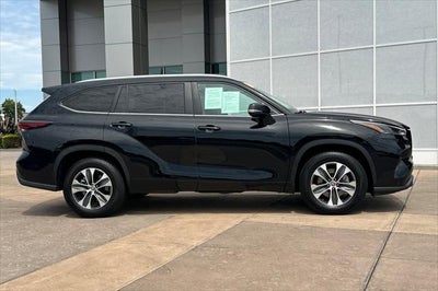 2024 Toyota Highlander Hybrid XLE