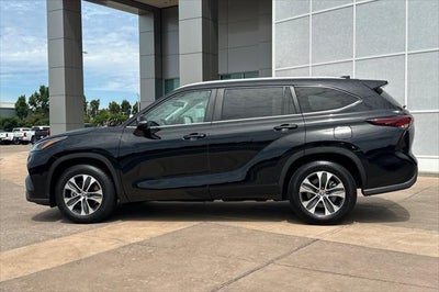 2024 Toyota Highlander Hybrid XLE
