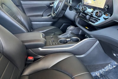 2023 Toyota Highlander Hybrid XLE