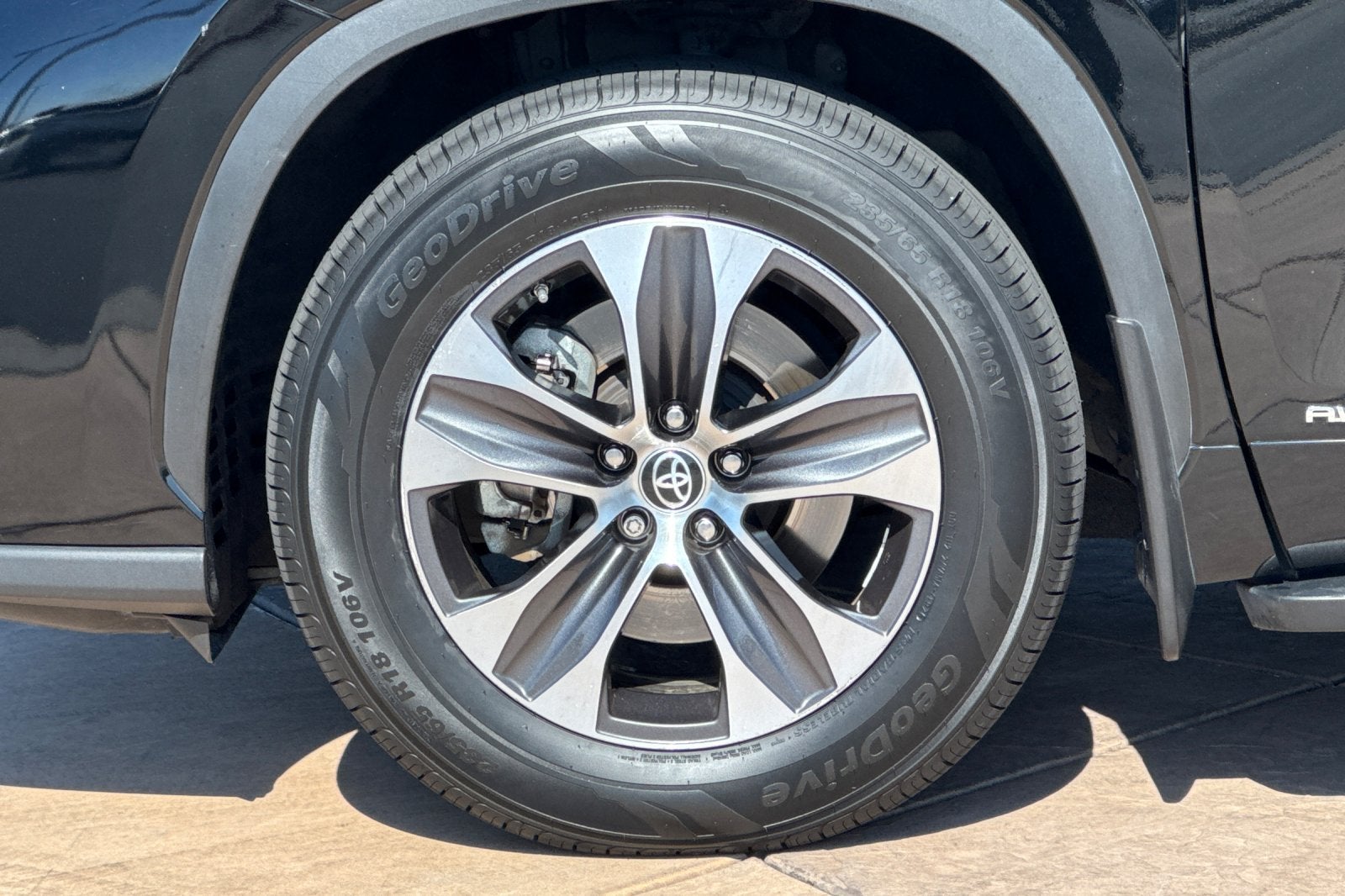 2023 Toyota Highlander Hybrid XLE