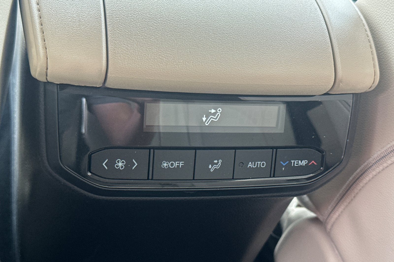 2025 Toyota Highlander Hybrid XLE
