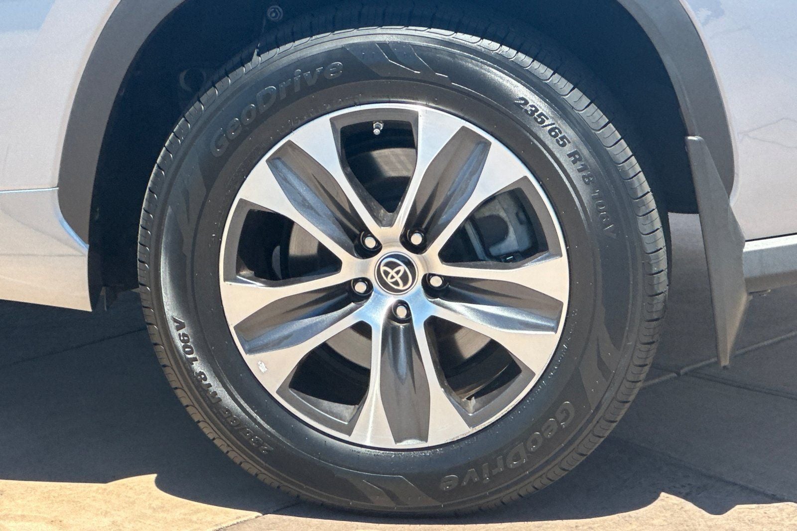 2023 Toyota Highlander Hybrid XLE