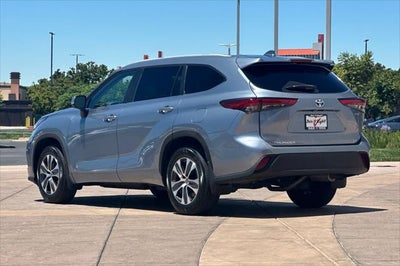 2023 Toyota Highlander Hybrid XLE