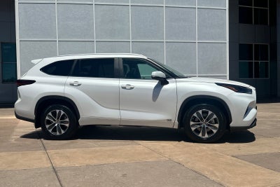 2024 Toyota Highlander Hybrid XLE