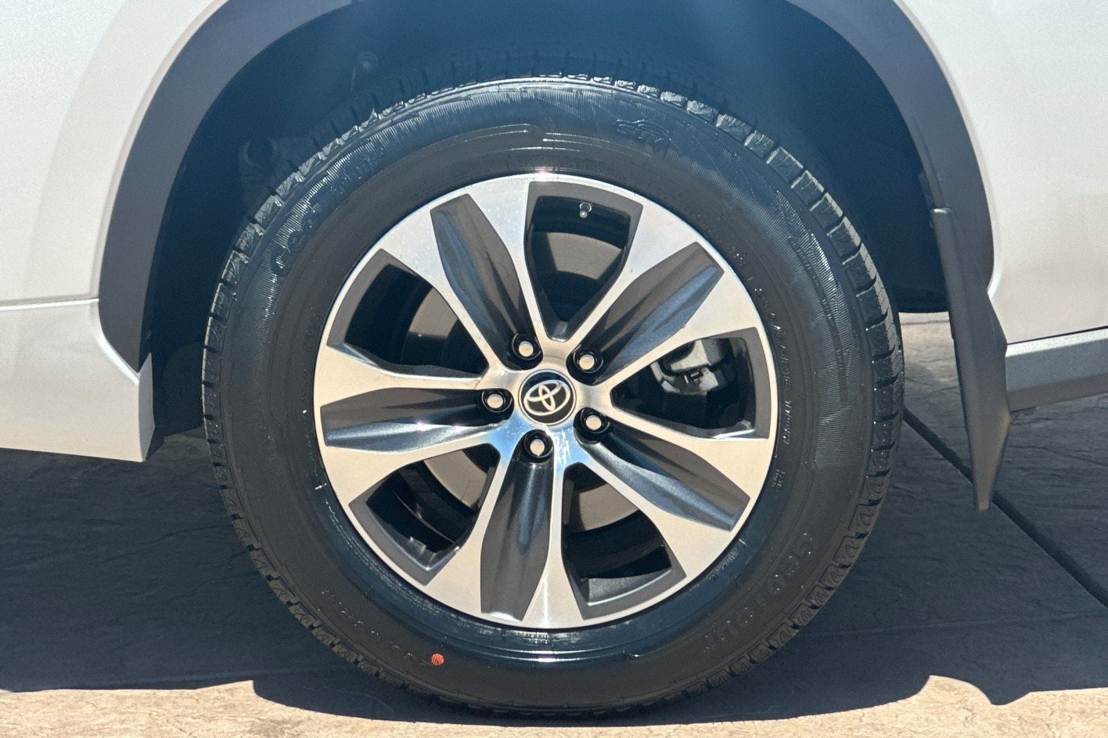 2024 Toyota Highlander Hybrid XLE