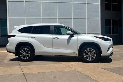 2024 Toyota Highlander Hybrid XLE