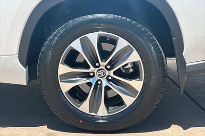 2024 Toyota Highlander Hybrid XLE
