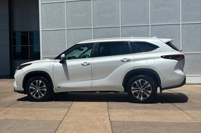 2024 Toyota Highlander Hybrid XLE