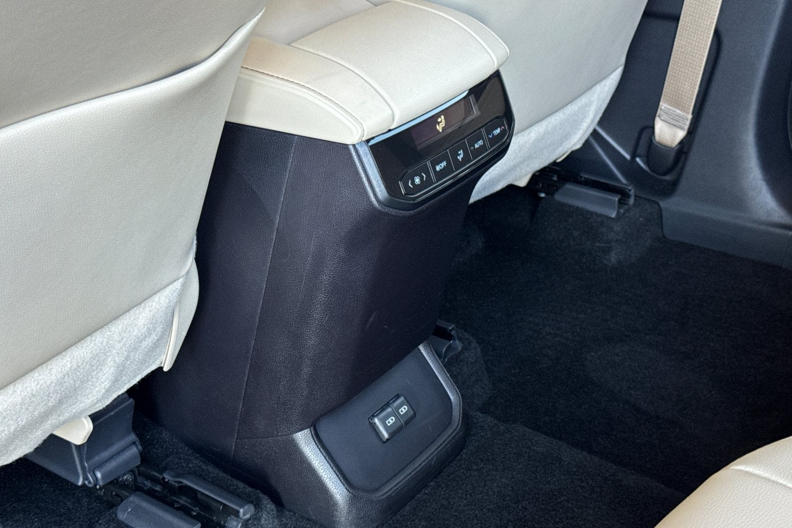 2025 Toyota Highlander Hybrid XLE