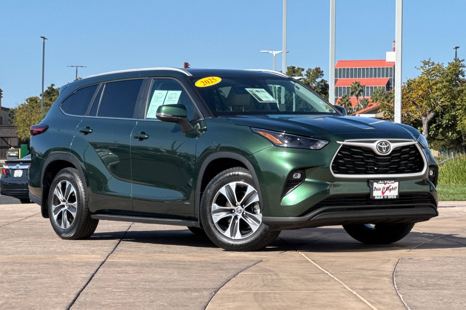 2025 Toyota Highlander Hybrid XLE