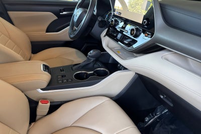 2025 Toyota Highlander Hybrid XLE