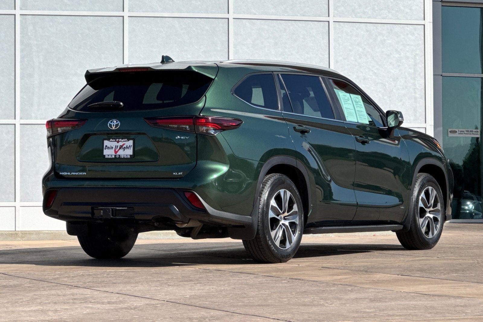 2025 Toyota Highlander Hybrid XLE