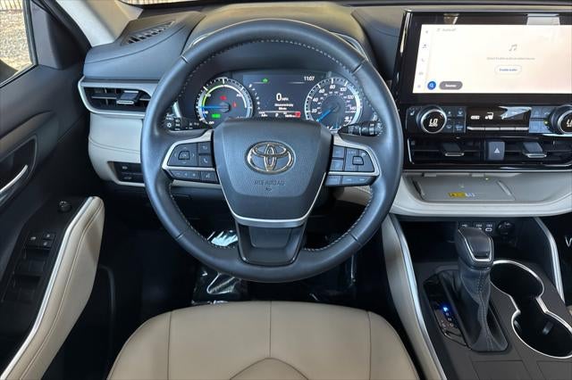 2025 Toyota Highlander Hybrid XLE