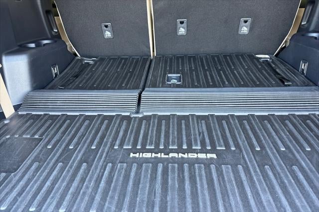 2025 Toyota Highlander Hybrid XLE