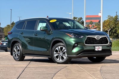 2025 Toyota Highlander Hybrid XLE