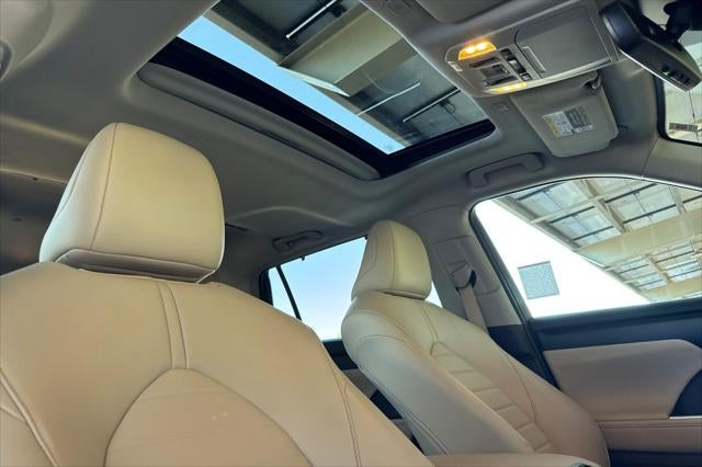 2025 Toyota Highlander Hybrid XLE