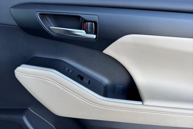 2025 Toyota Highlander Hybrid XLE