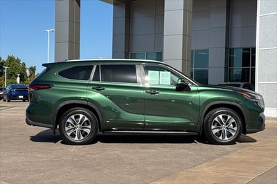 2025 Toyota Highlander Hybrid XLE