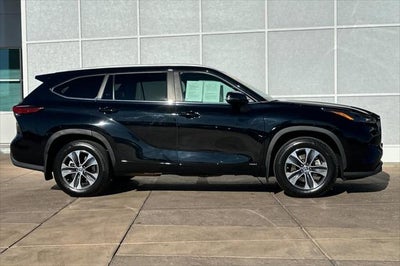 2023 Toyota Highlander Hybrid XLE