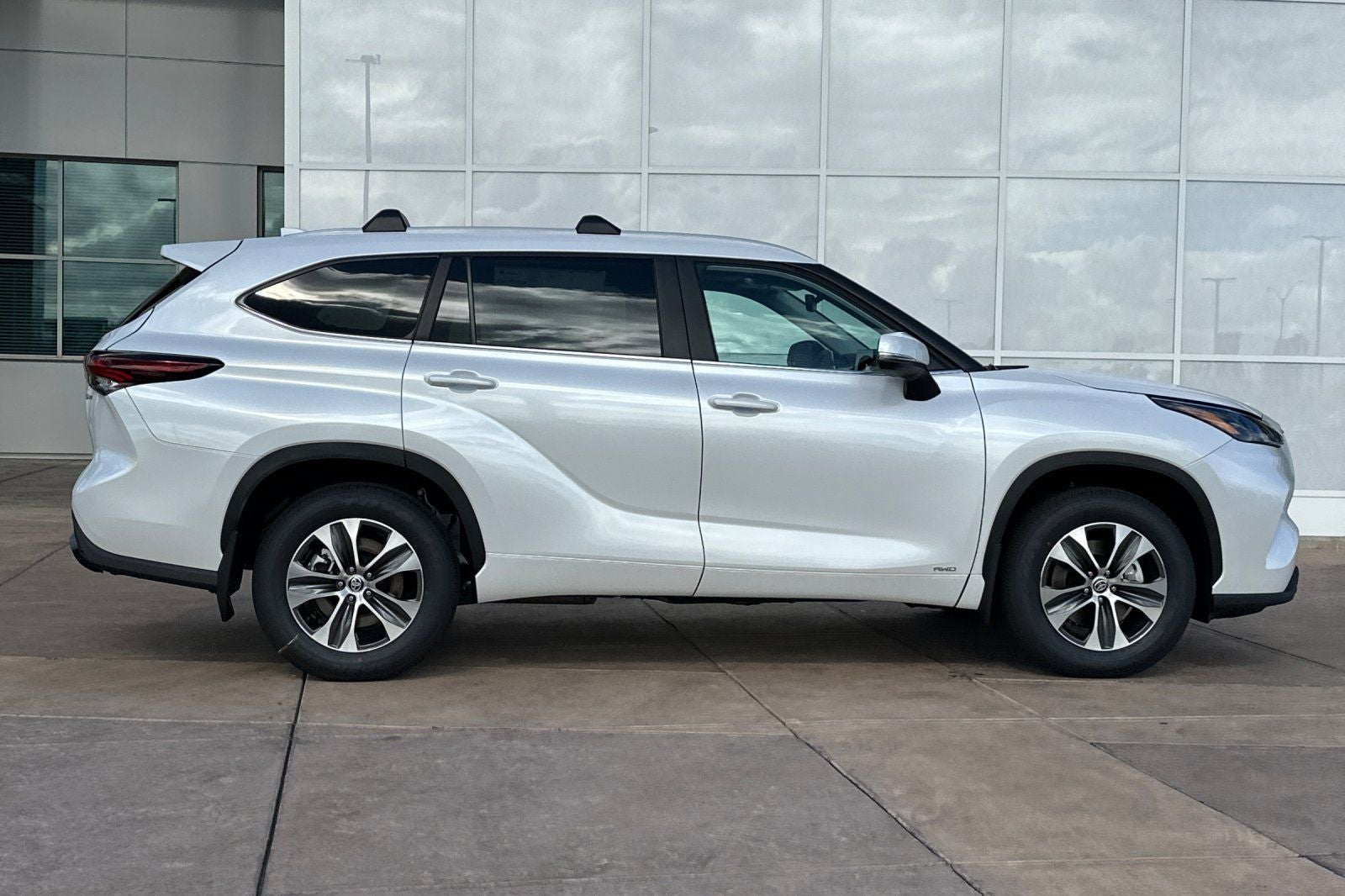 2026 Toyota Highlander Hybrid XLE