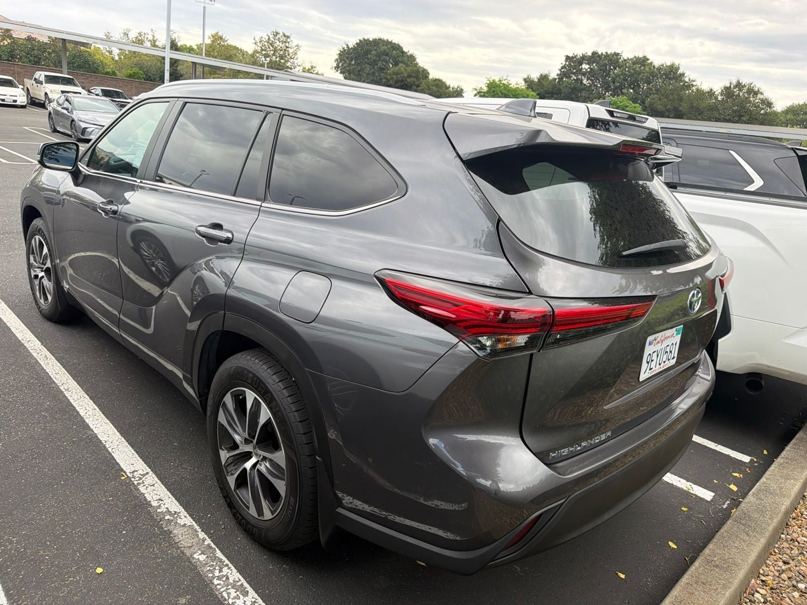 2023 Toyota Highlander Hybrid XLE