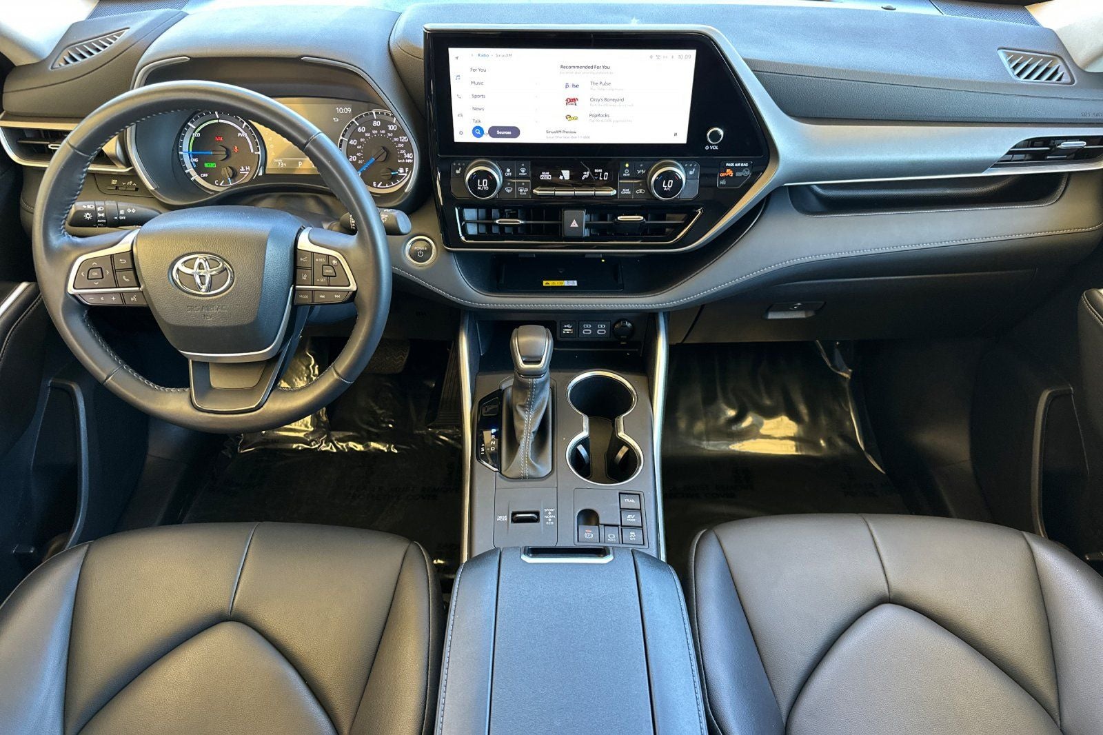 2024 Toyota Highlander Hybrid XLE