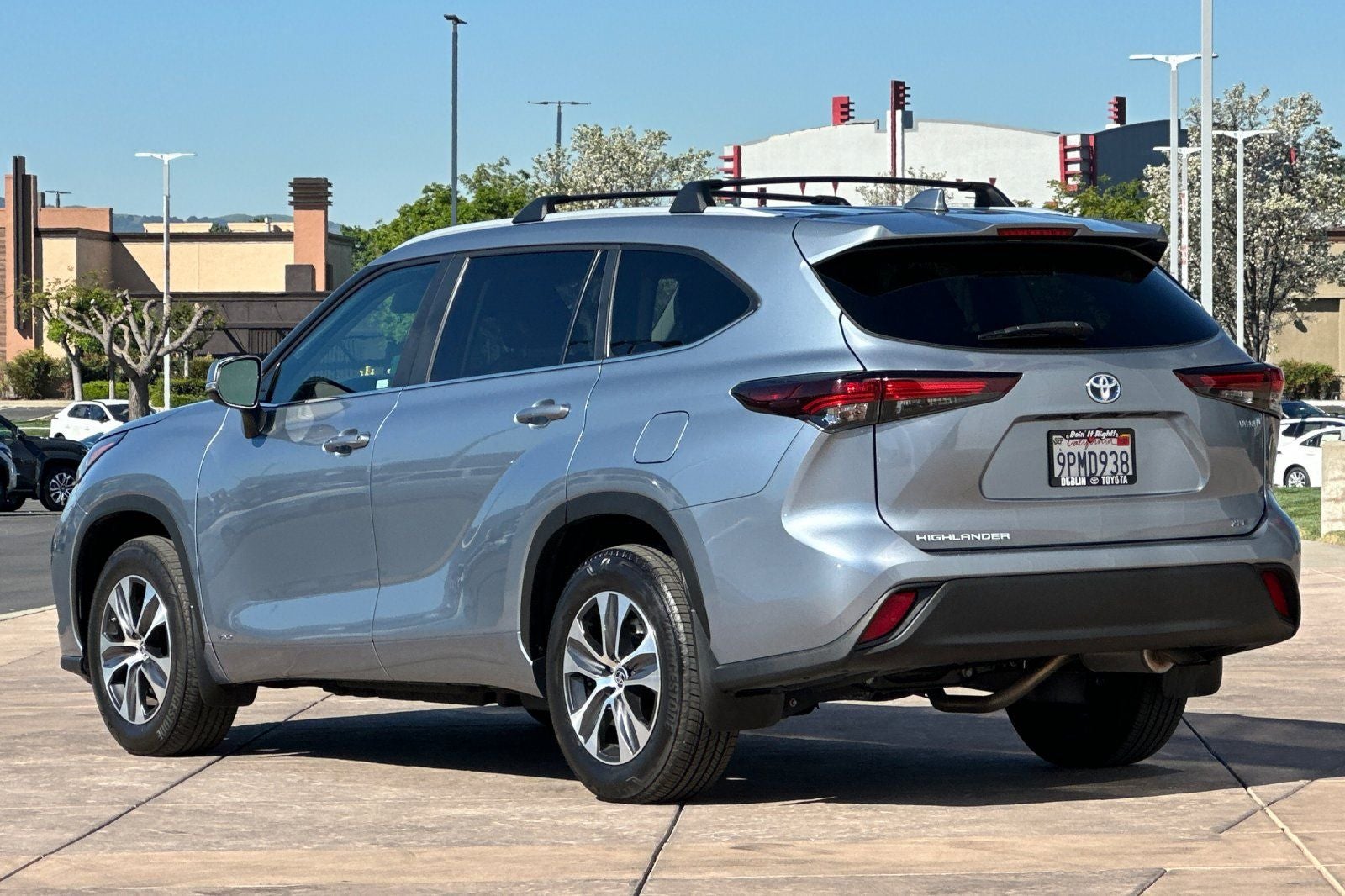 2024 Toyota Highlander Hybrid XLE