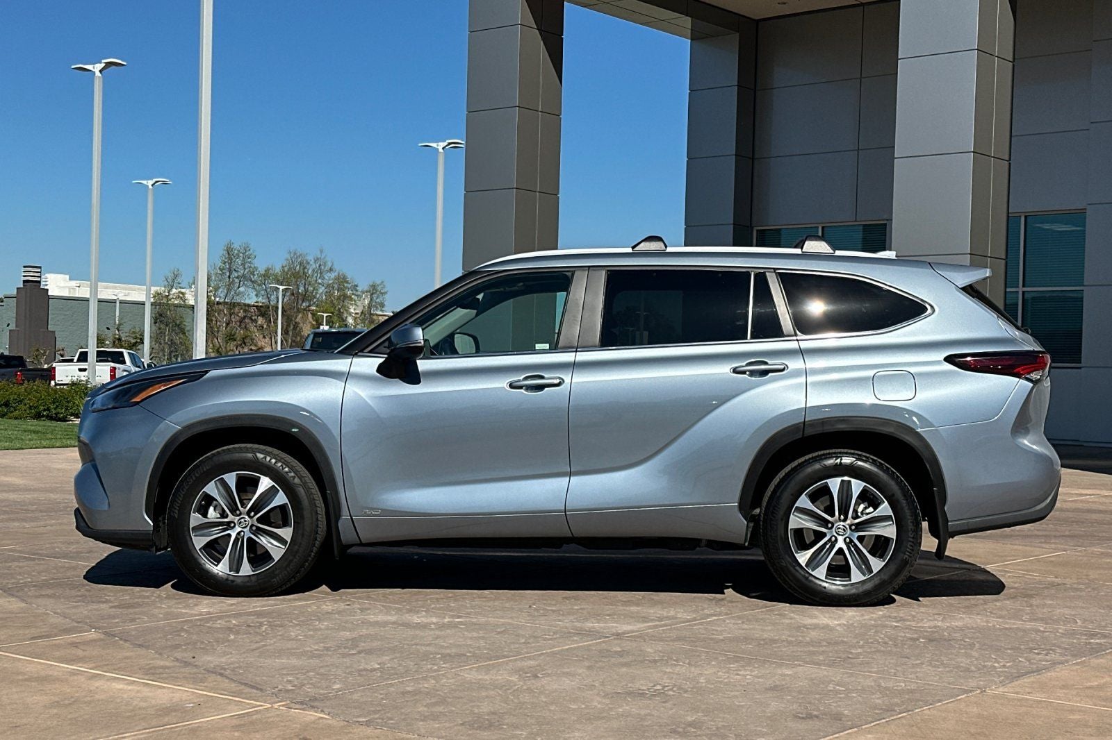 2024 Toyota Highlander Hybrid XLE