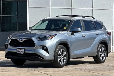2024 Toyota Highlander Hybrid XLE