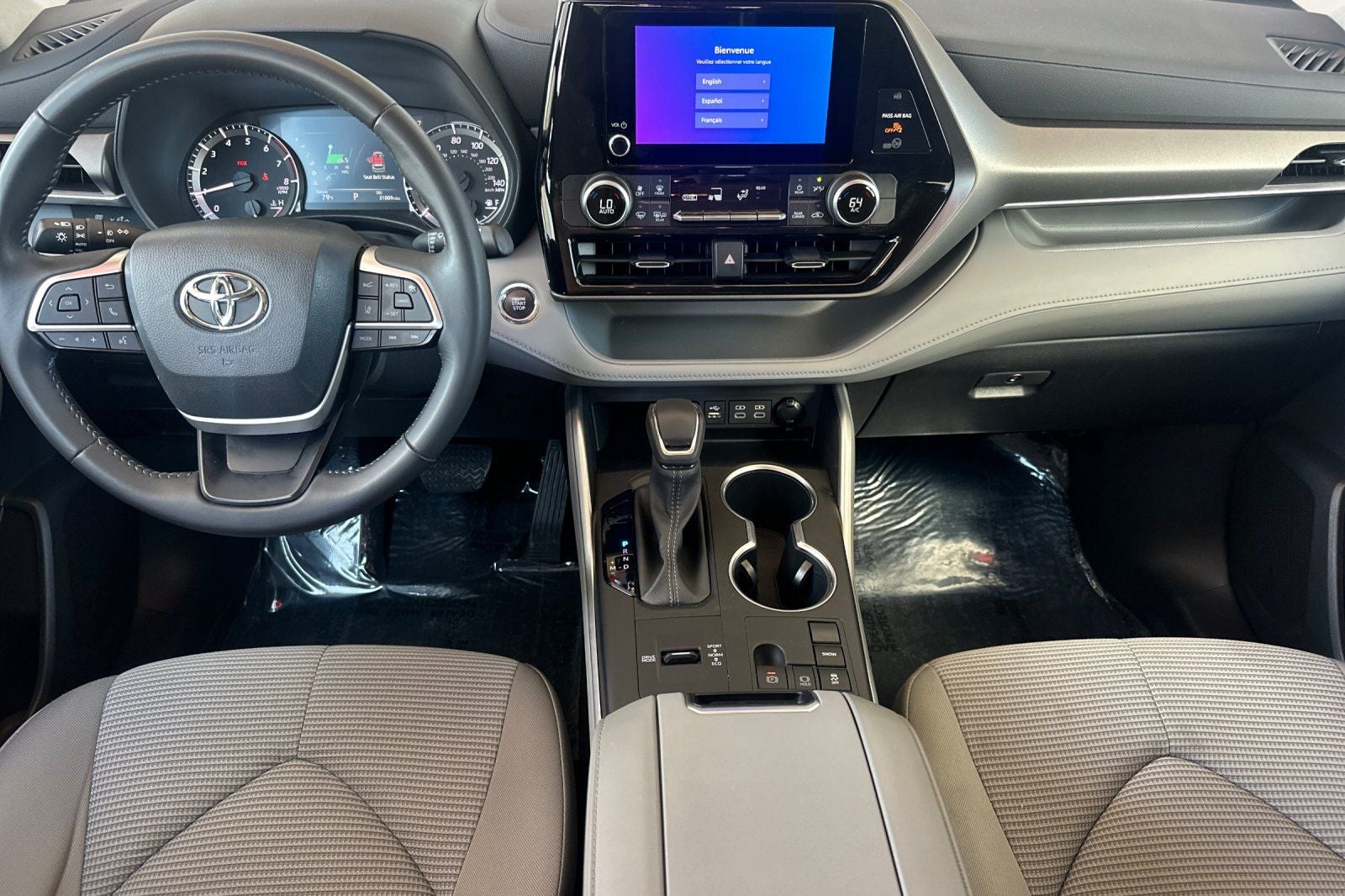 2023 Toyota Highlander LE