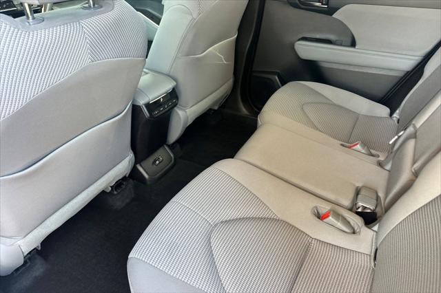 2023 Toyota Highlander LE