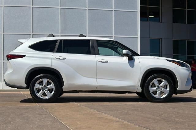 2023 Toyota Highlander LE