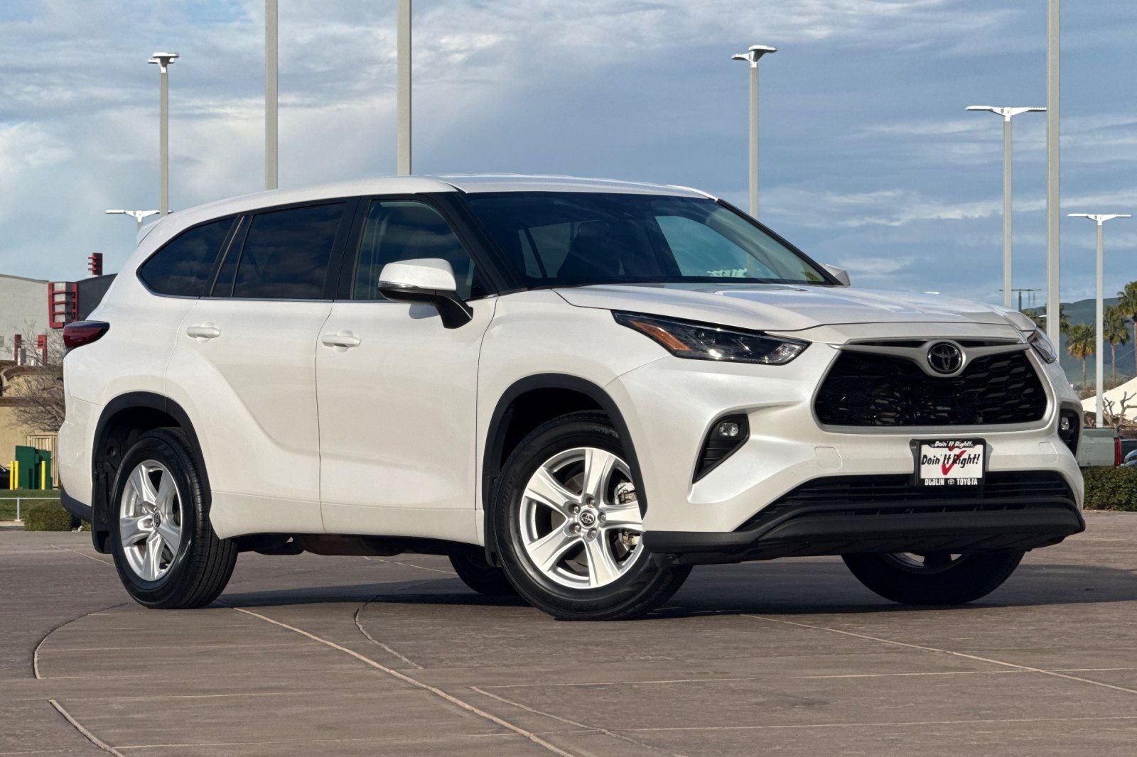 2023 Toyota Highlander LE