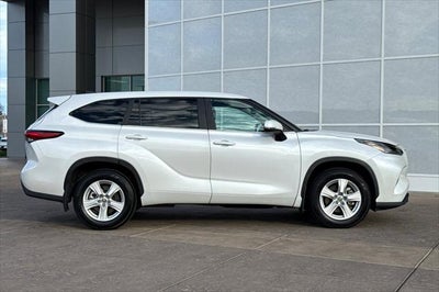 2023 Toyota Highlander LE