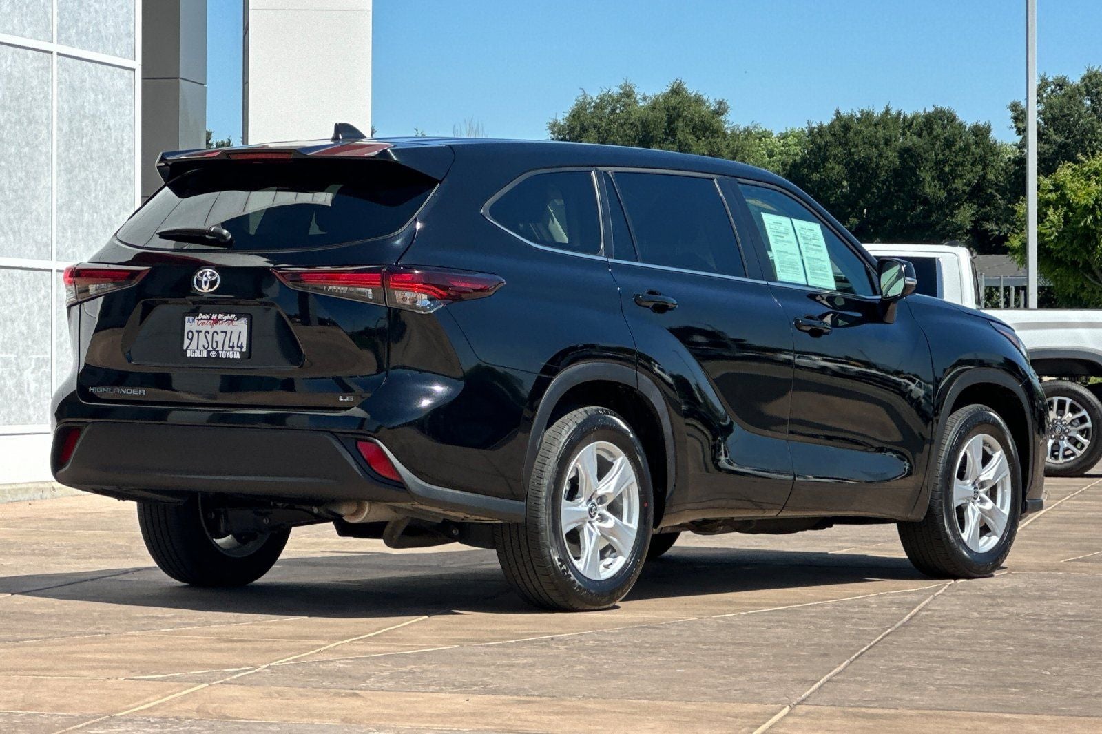 2025 Toyota Highlander LE