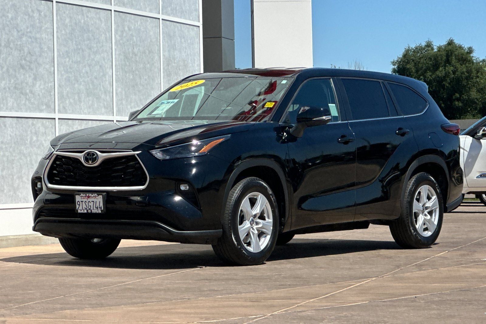 2025 Toyota Highlander LE