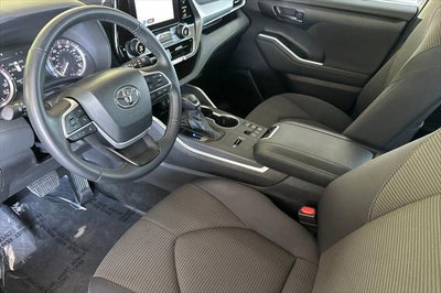 2025 Toyota Highlander LE