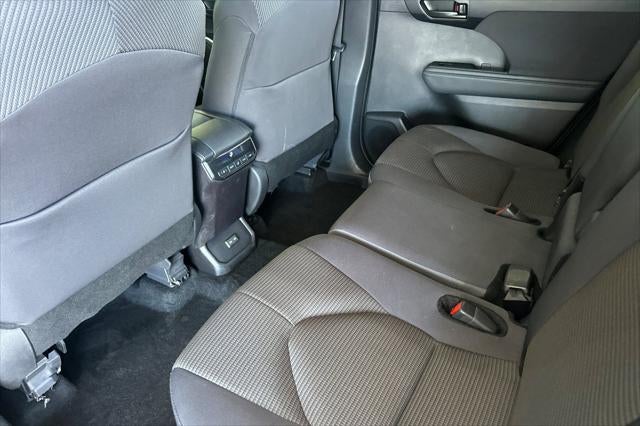 2025 Toyota Highlander LE