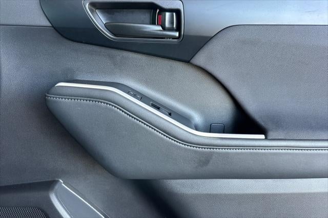 2025 Toyota Highlander LE