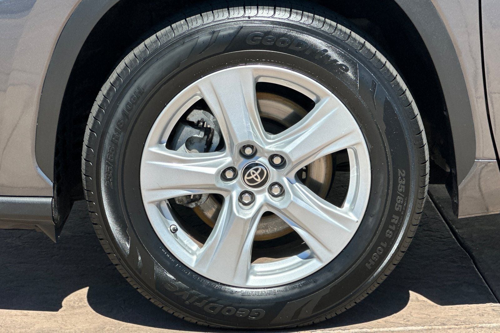 2023 Toyota Highlander LE