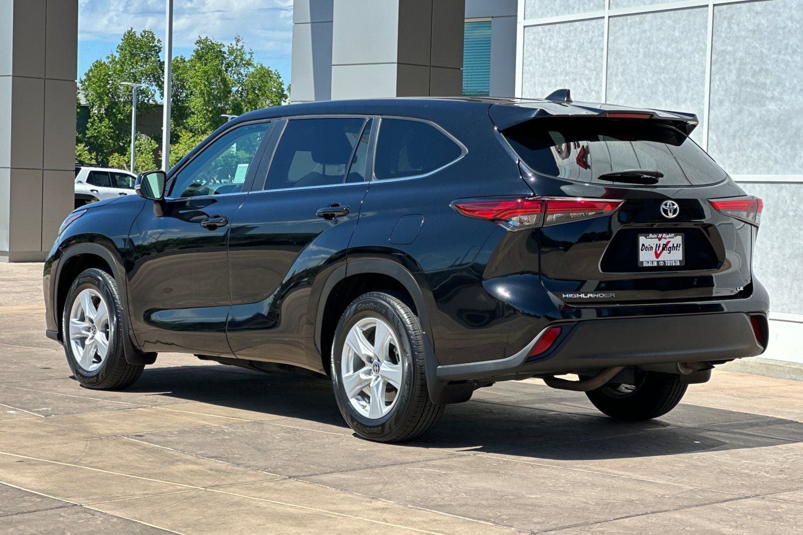 2023 Toyota Highlander LE